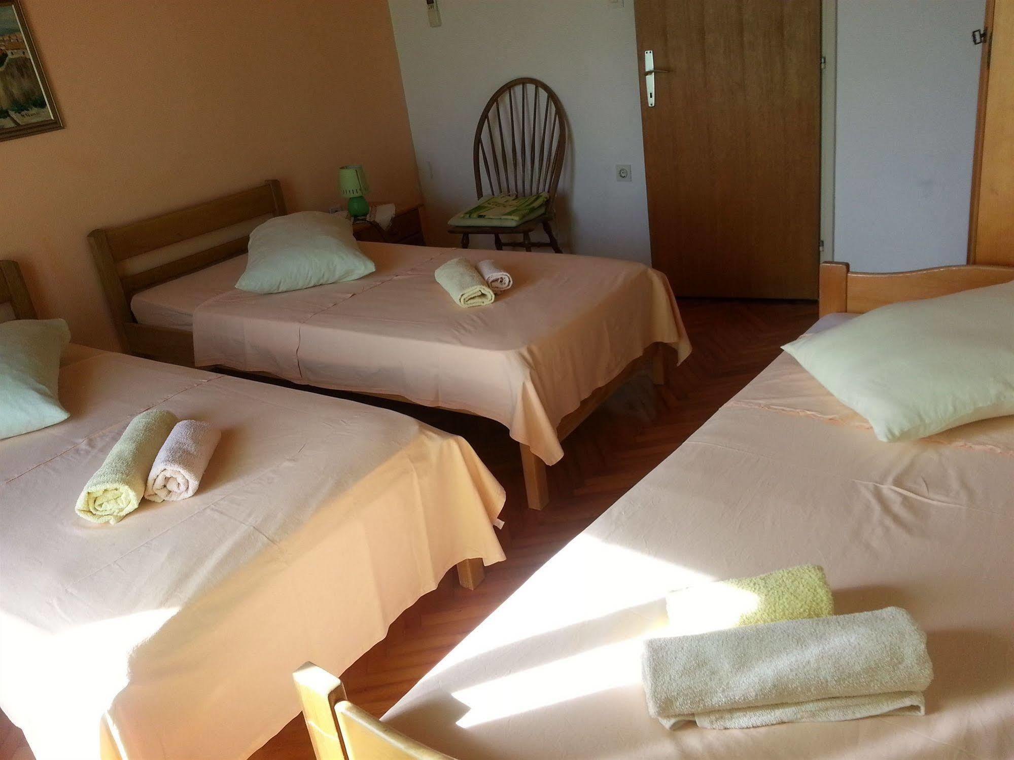Hostel Villa Zorana Hvar Town Esterno foto